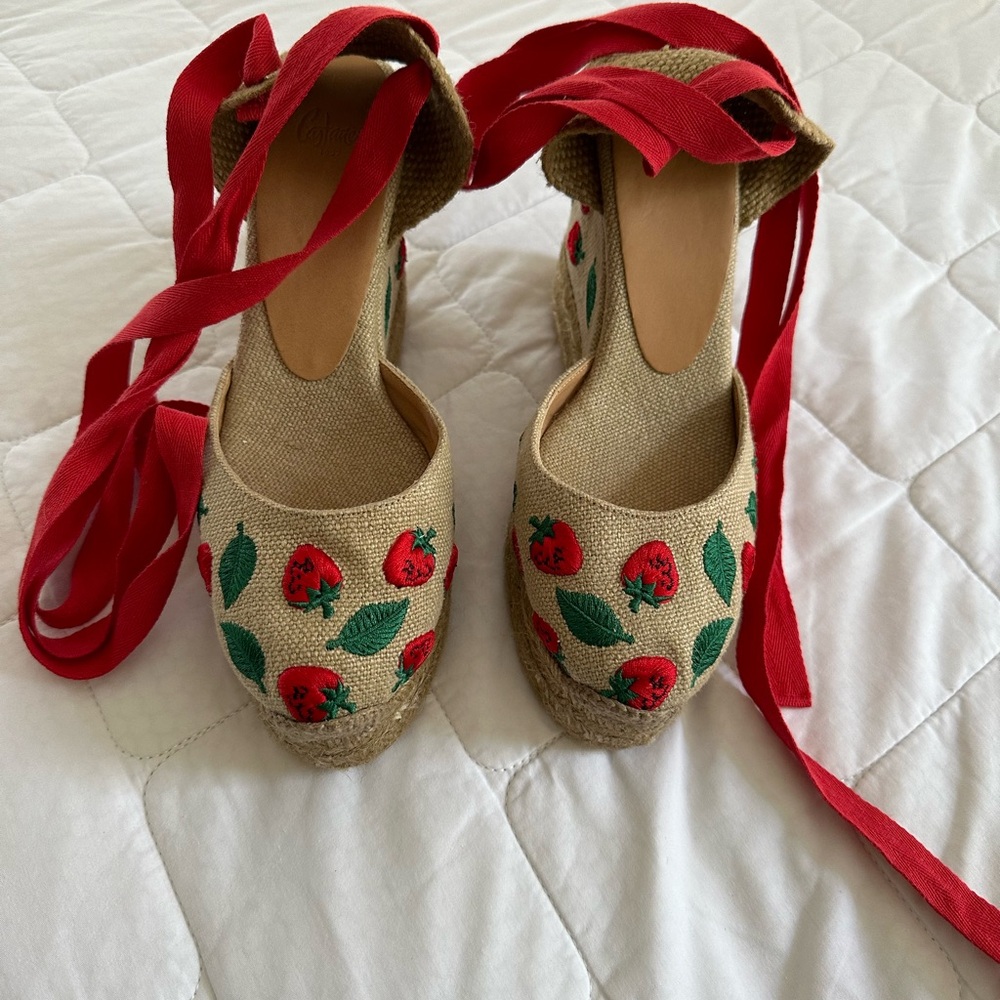 Very cute Castañer espadrille